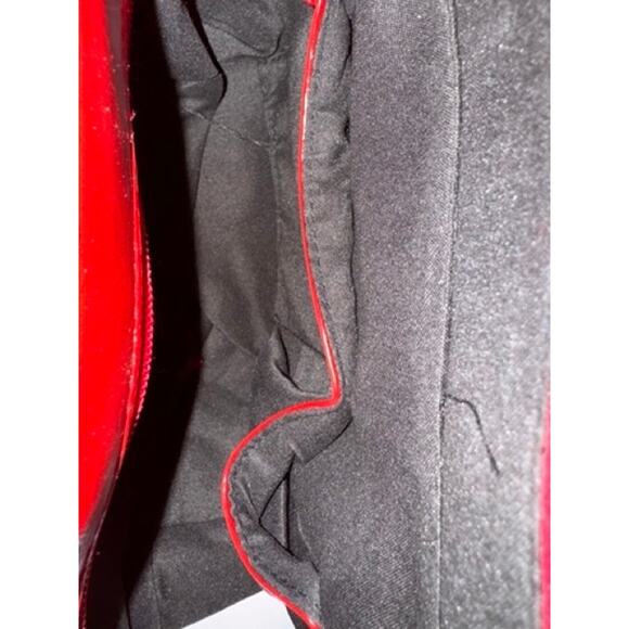 NEW Pink Haley Heart Black Red Faux Leather Crossbody Bag Purse - Picture 8 of 8